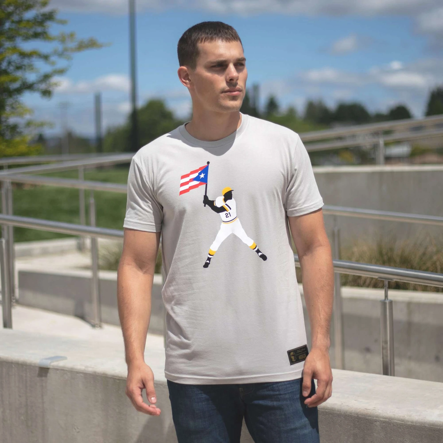 Clemente Swinging Flag-3855131607110 5 Clemente Swinging Flag-3855131607110 - Image 5