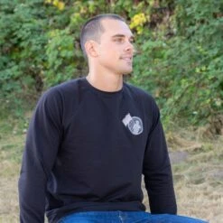 Flag Man Badge Crew Neck (Black)-6867146539078 -Baseballism baseballism flagman badge crewneck black 003